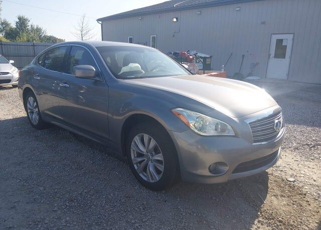 2011 INFINITI M37