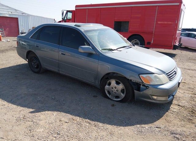 2004 TOYOTA Avalon
