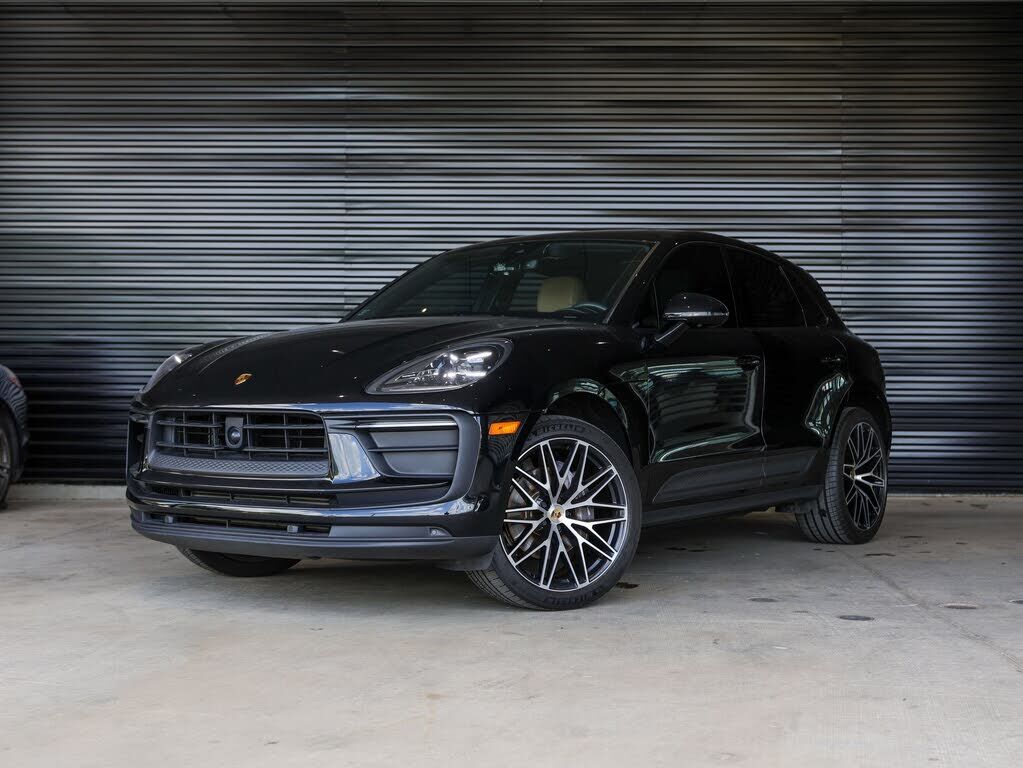 2023 PORSCHE Macan