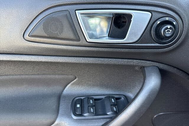 2016 FORD Fiesta