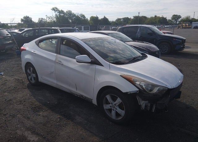 2012 HYUNDAI Elantra