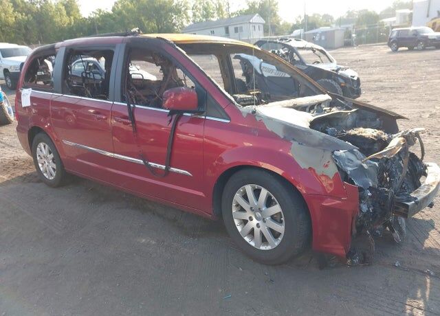 2014 CHRYSLER Town and Country