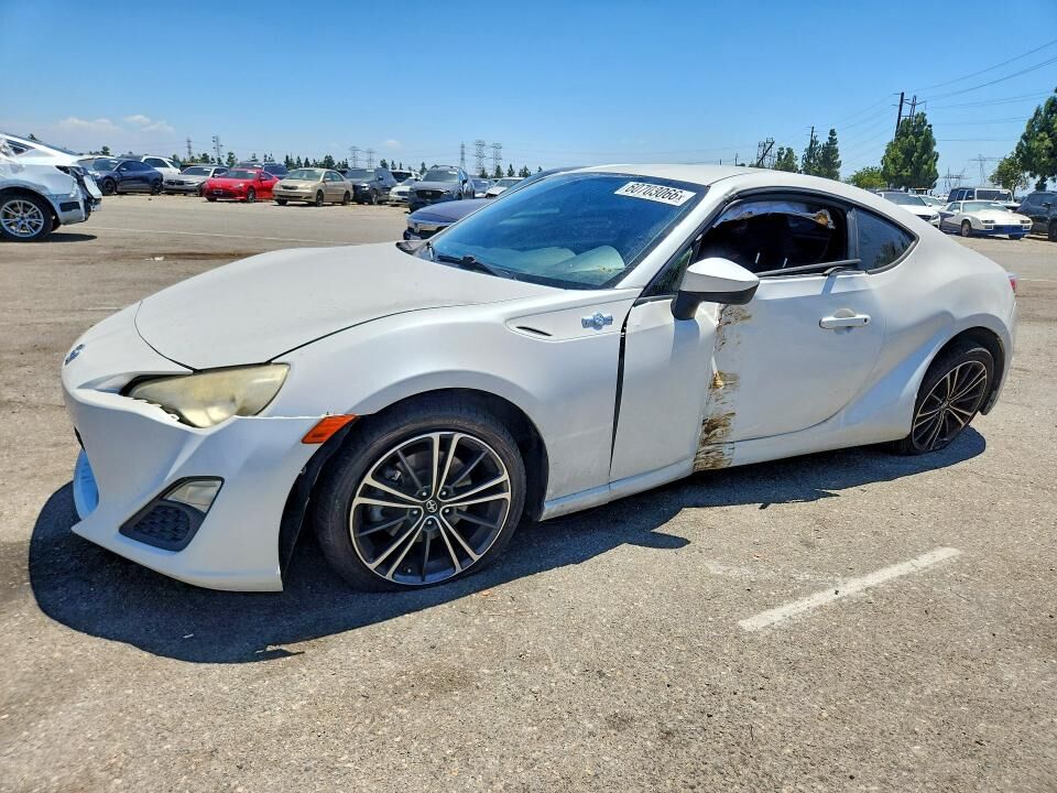 2013 TOYOTA Scion