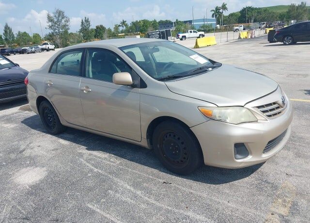 2013 TOYOTA Corolla