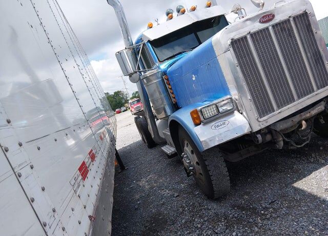 1996 PETERBILT 379
