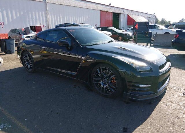 2013 NISSAN GT-R