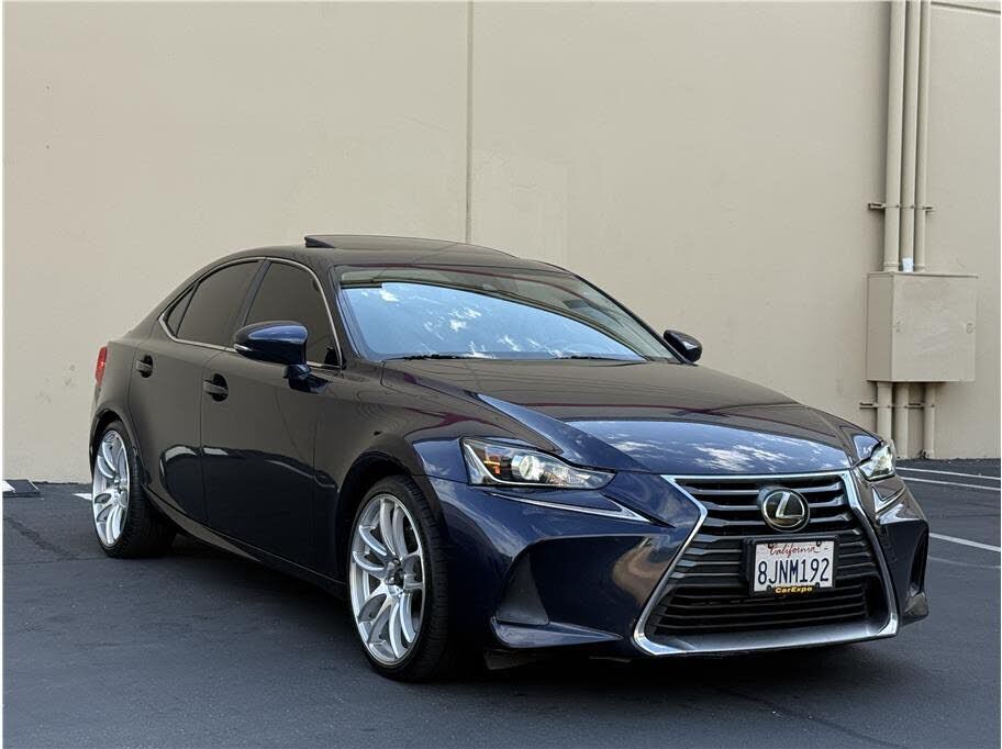 2017 LEXUS IS