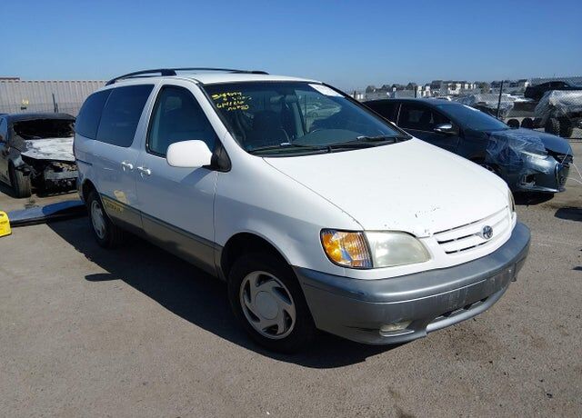 2003 TOYOTA Sienna