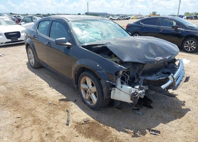 2013 DODGE Avenger