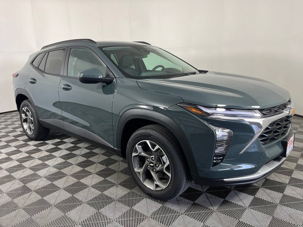 2026 CHEVROLET Trax