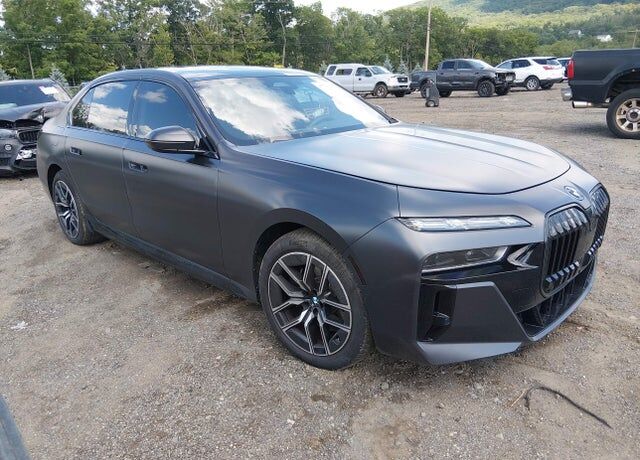2025 BMW i7