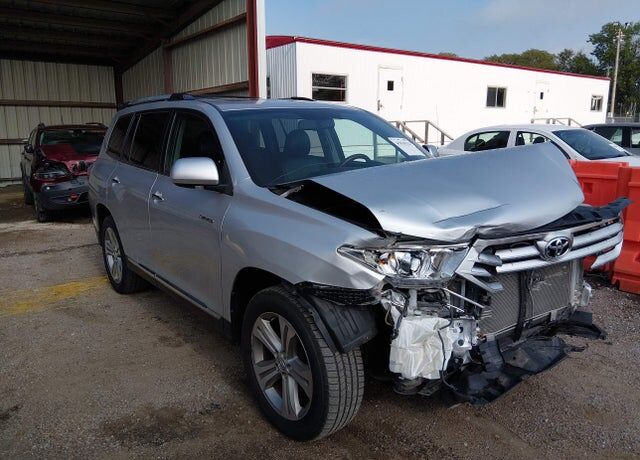 2013 TOYOTA Highlander