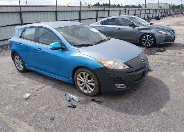 2010 MAZDA Mazda3