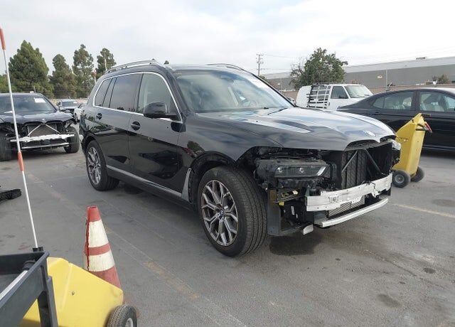 2025 BMW X7