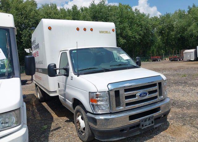 2025 FORD E-350