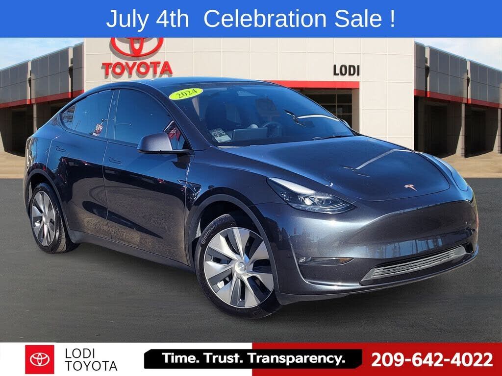 2024 TESLA Model Y