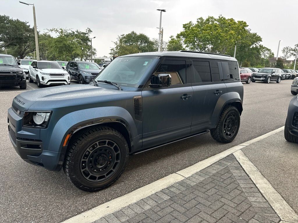 2026 LAND ROVER Defender