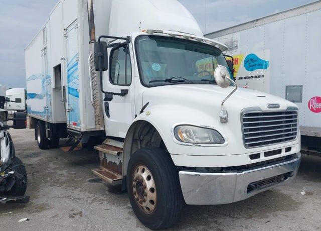 2015 FREIGHTLINER M2