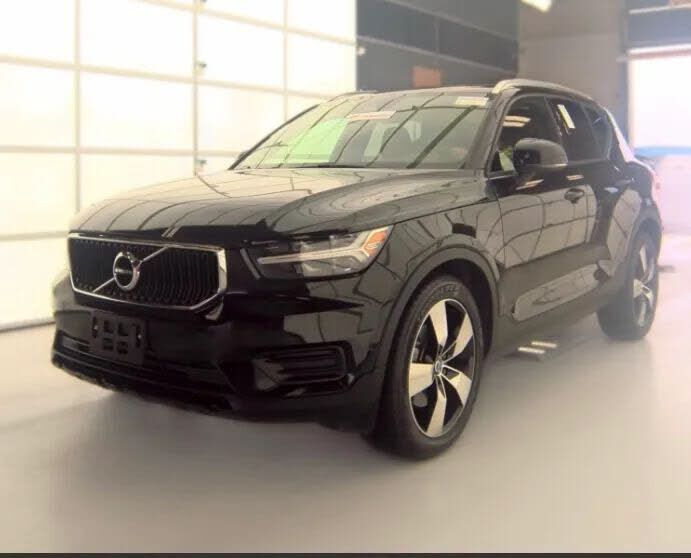 2019 VOLVO XC40