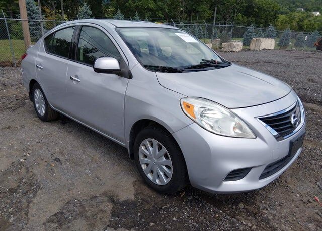 2014 NISSAN Versa