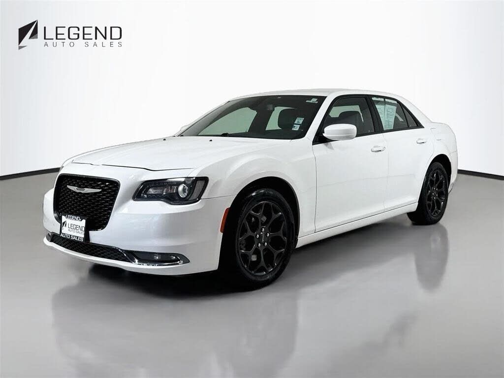 2019 CHRYSLER 300