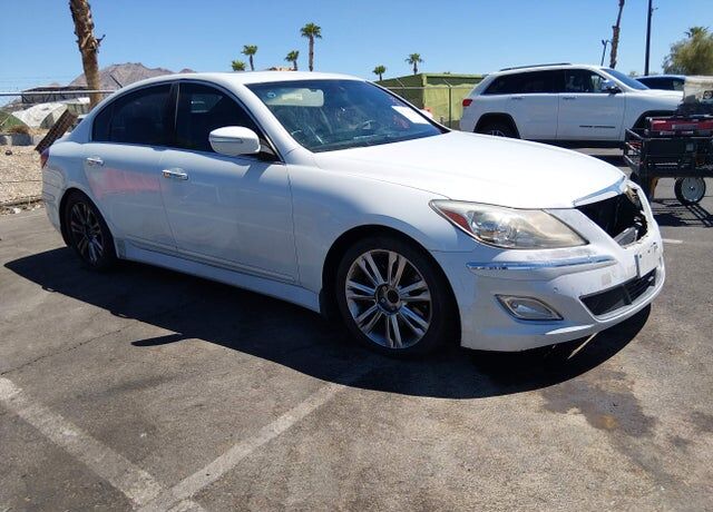 2013 HYUNDAI Genesis