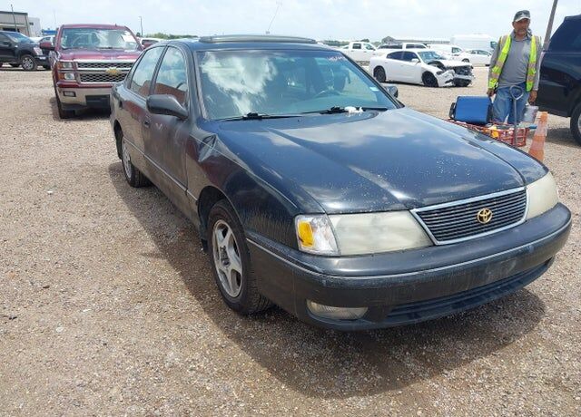1999 TOYOTA Avalon