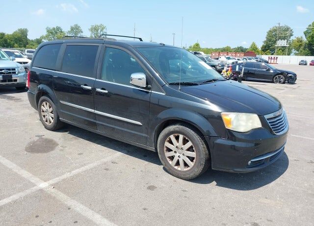 2011 CHRYSLER Town and Country