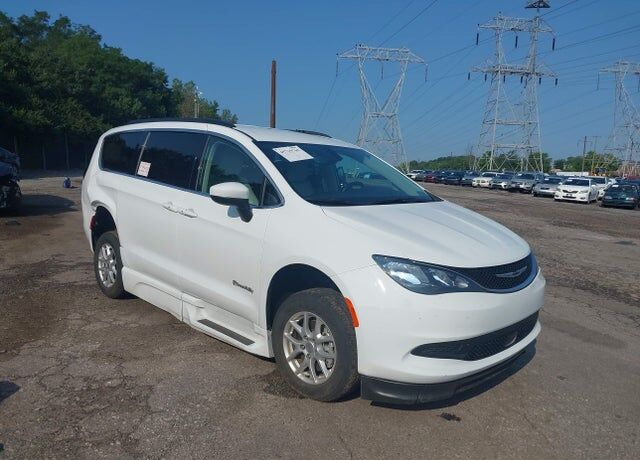 2021 CHRYSLER Voyager