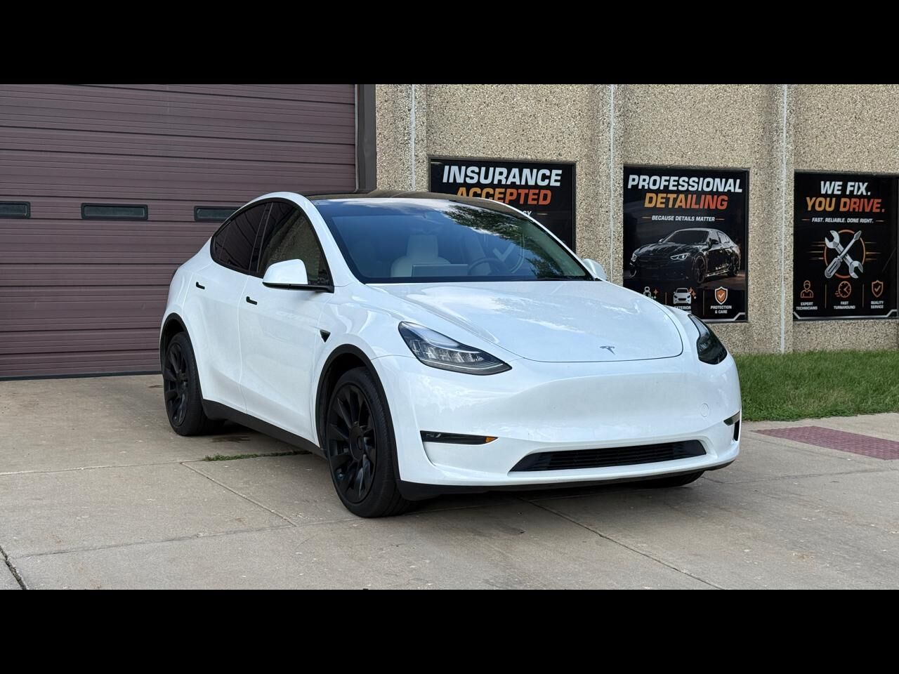 2023 TESLA Model Y