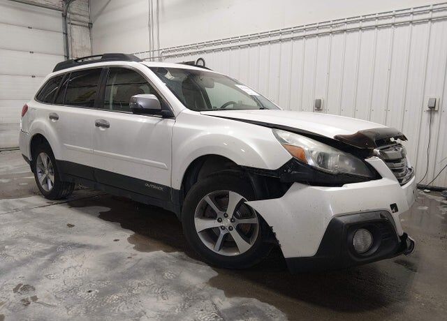 2013 SUBARU Outback