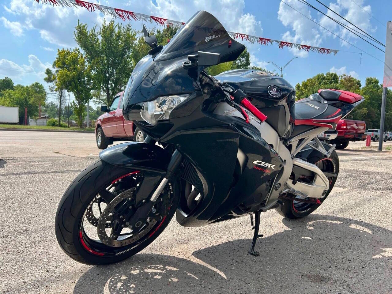 2011 HONDA CB
