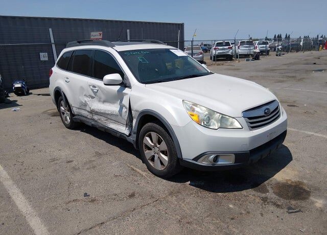 2012 SUBARU Outback