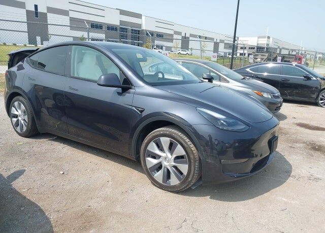2024 TESLA Model Y