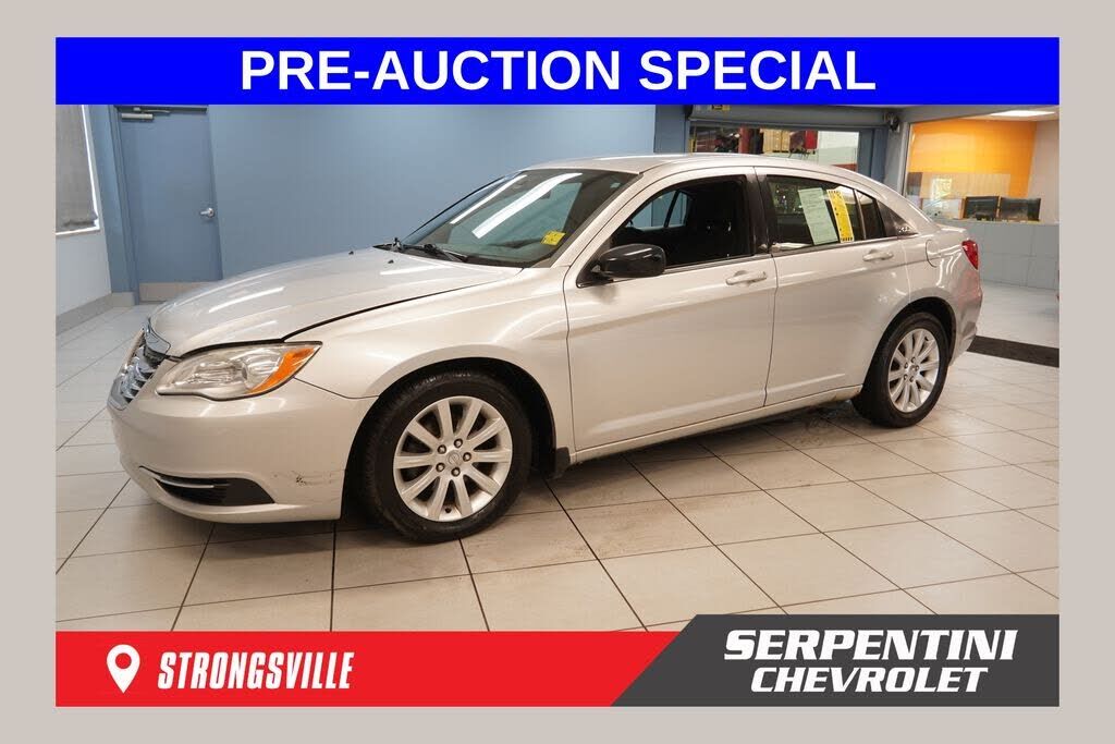 2011 CHRYSLER 200