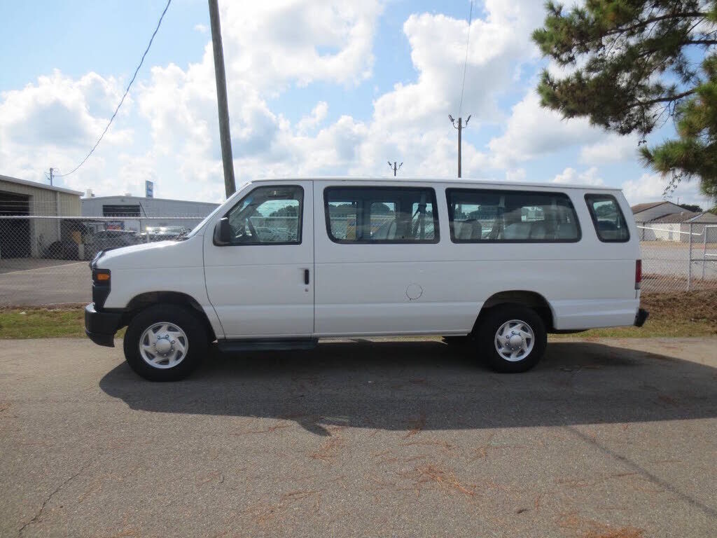 2008 FORD E-350