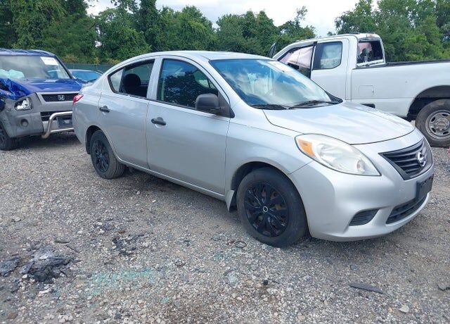 2013 NISSAN Versa