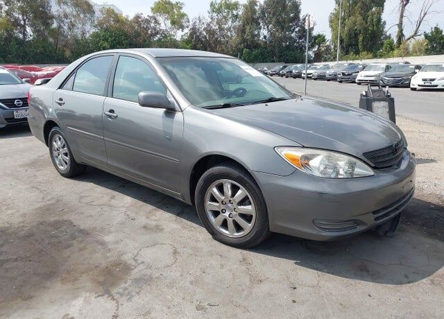 2004 TOYOTA Camry