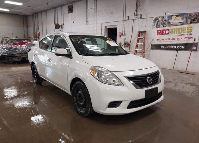 2013 NISSAN Versa
