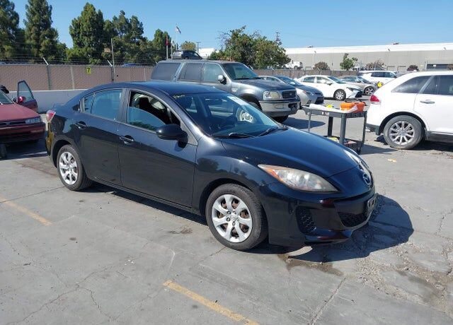 2013 MAZDA Mazda3
