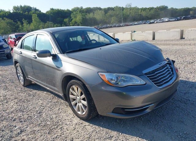 2013 CHRYSLER 200