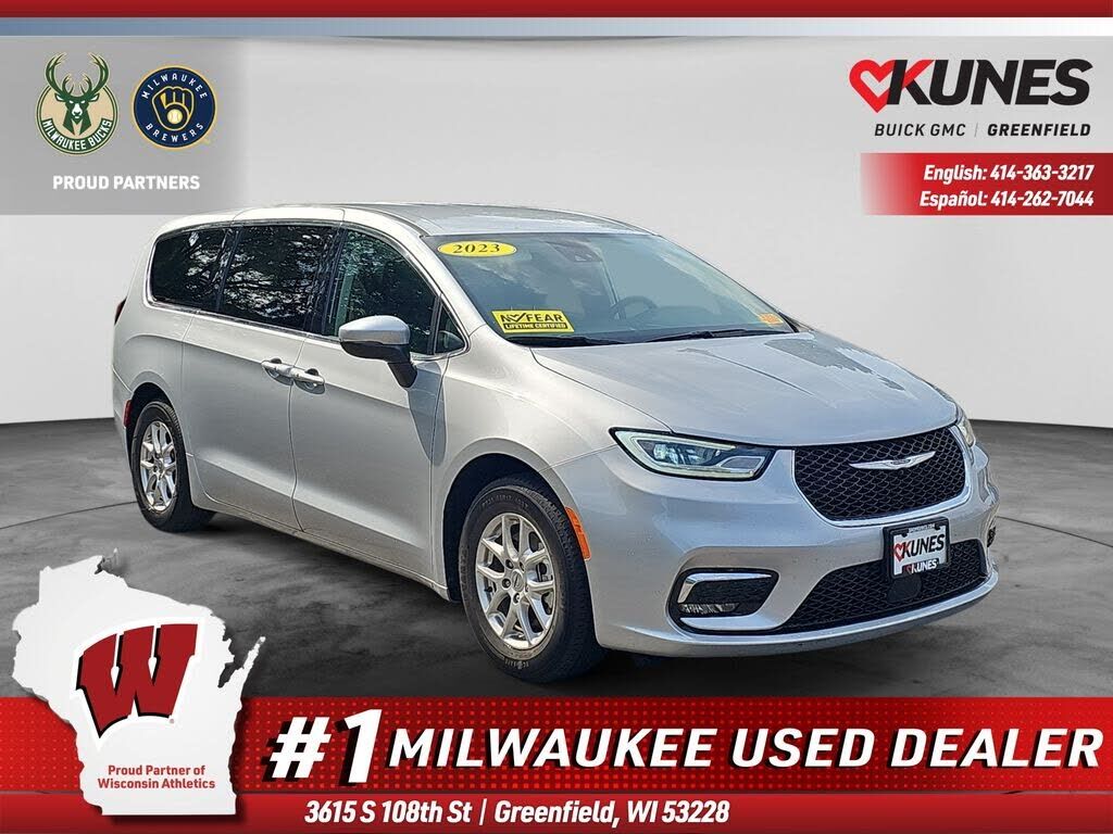 2023 CHRYSLER Pacifica