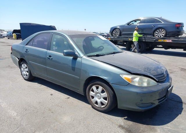2004 TOYOTA Camry