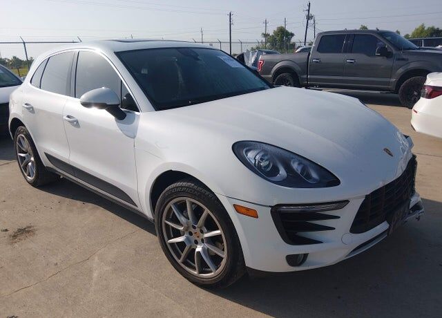 2017 PORSCHE Macan