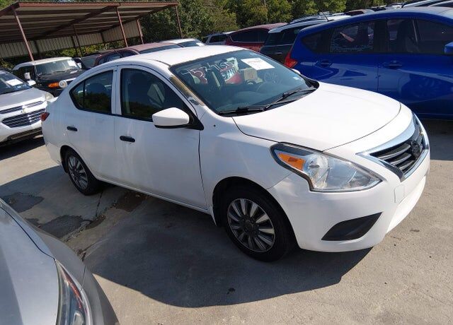 2017 NISSAN Versa