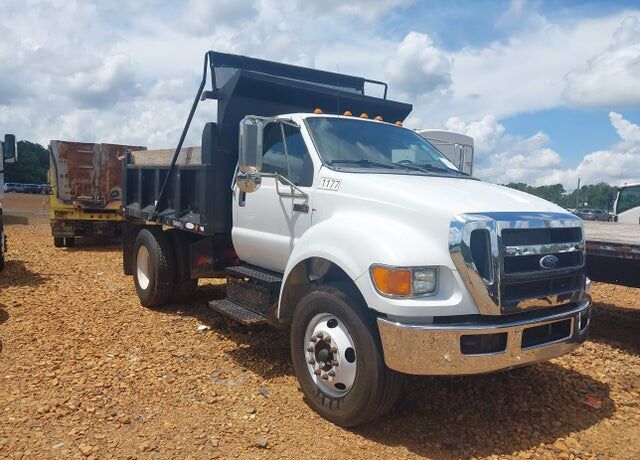 2011 FORD F-750