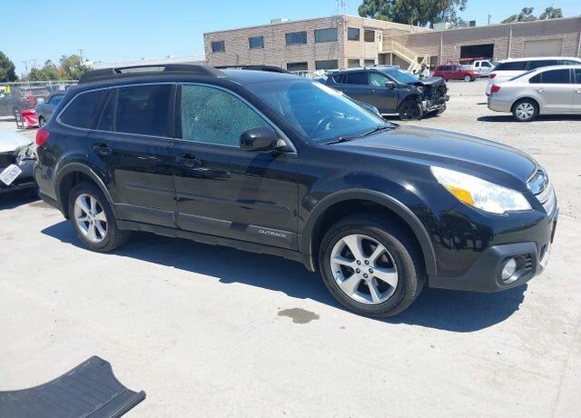 2014 SUBARU Outback