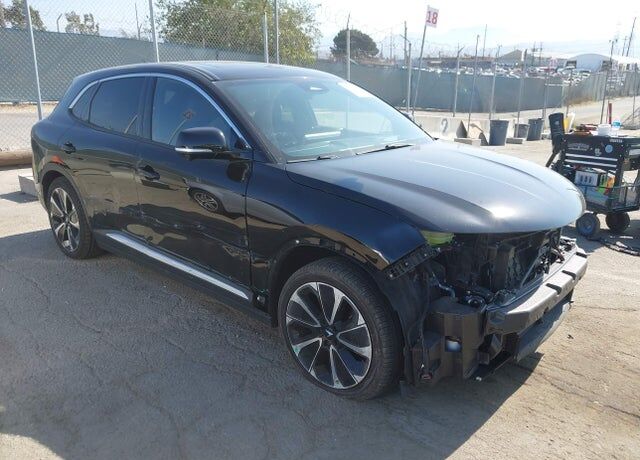2023 VINFAST VF 8