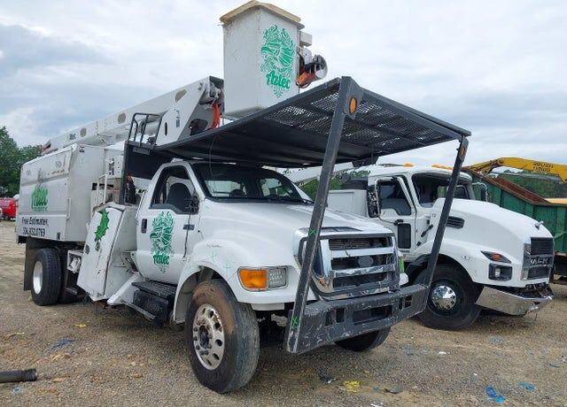 2011 FORD F-750