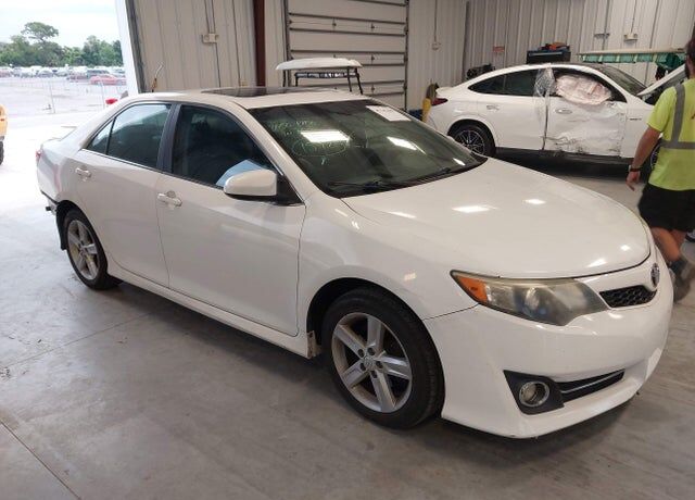 2013 TOYOTA Camry